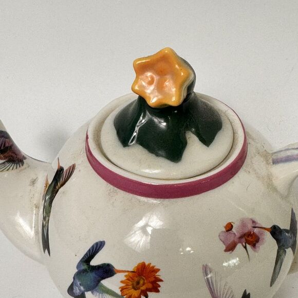 Hummingbird Porcelain Tea Pot with Lid - Paul Cardew - 2 Cup Capacity - Picture 4 of 8